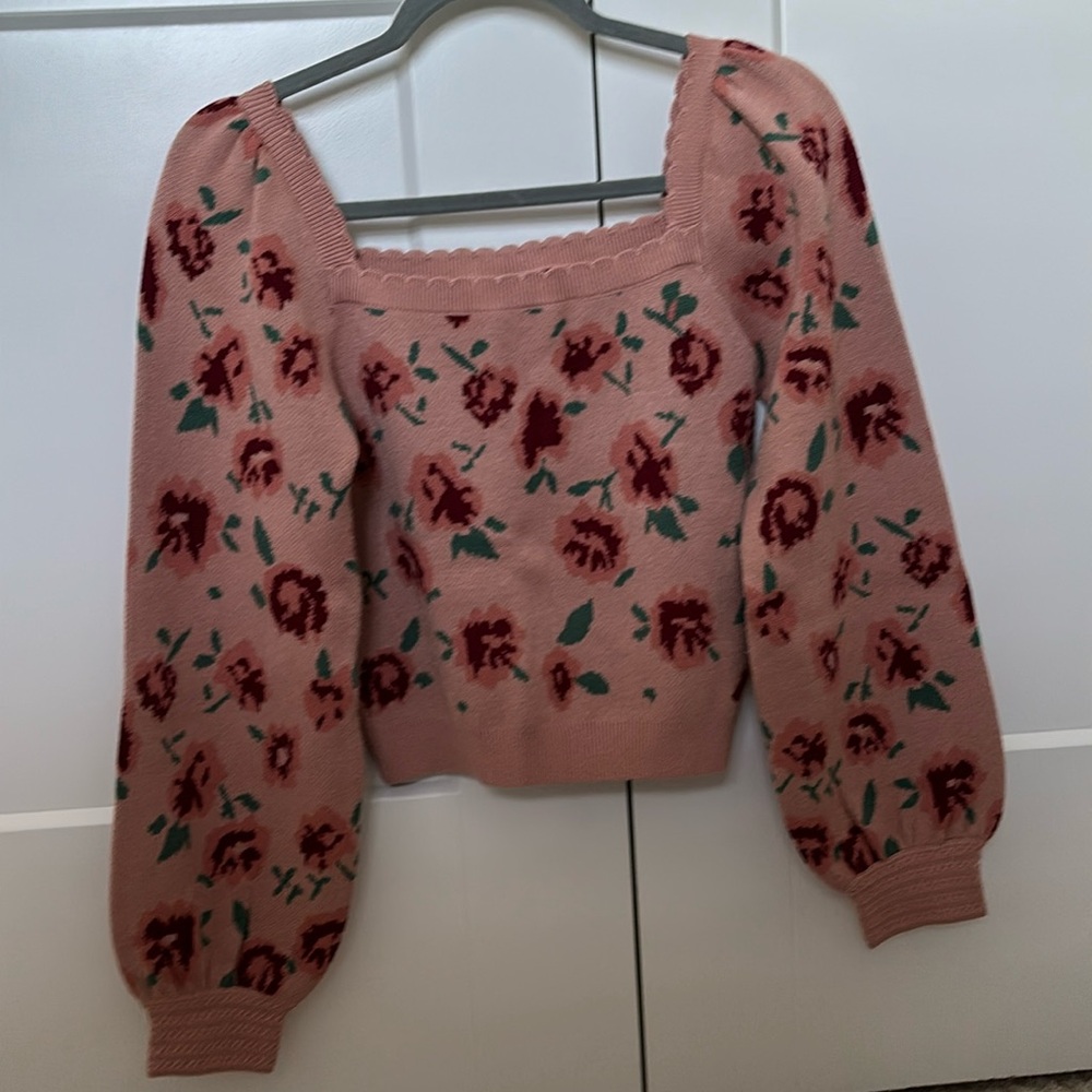 Floral sweater size M